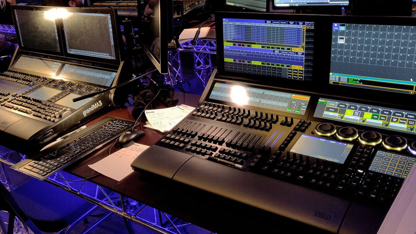 Console GdMA2 et un ordinateur Wysiwyg par personne