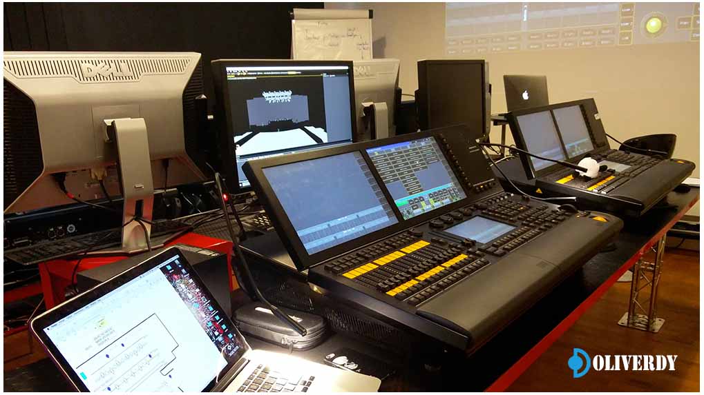 Console d'éclairage professionnelle grandMA2